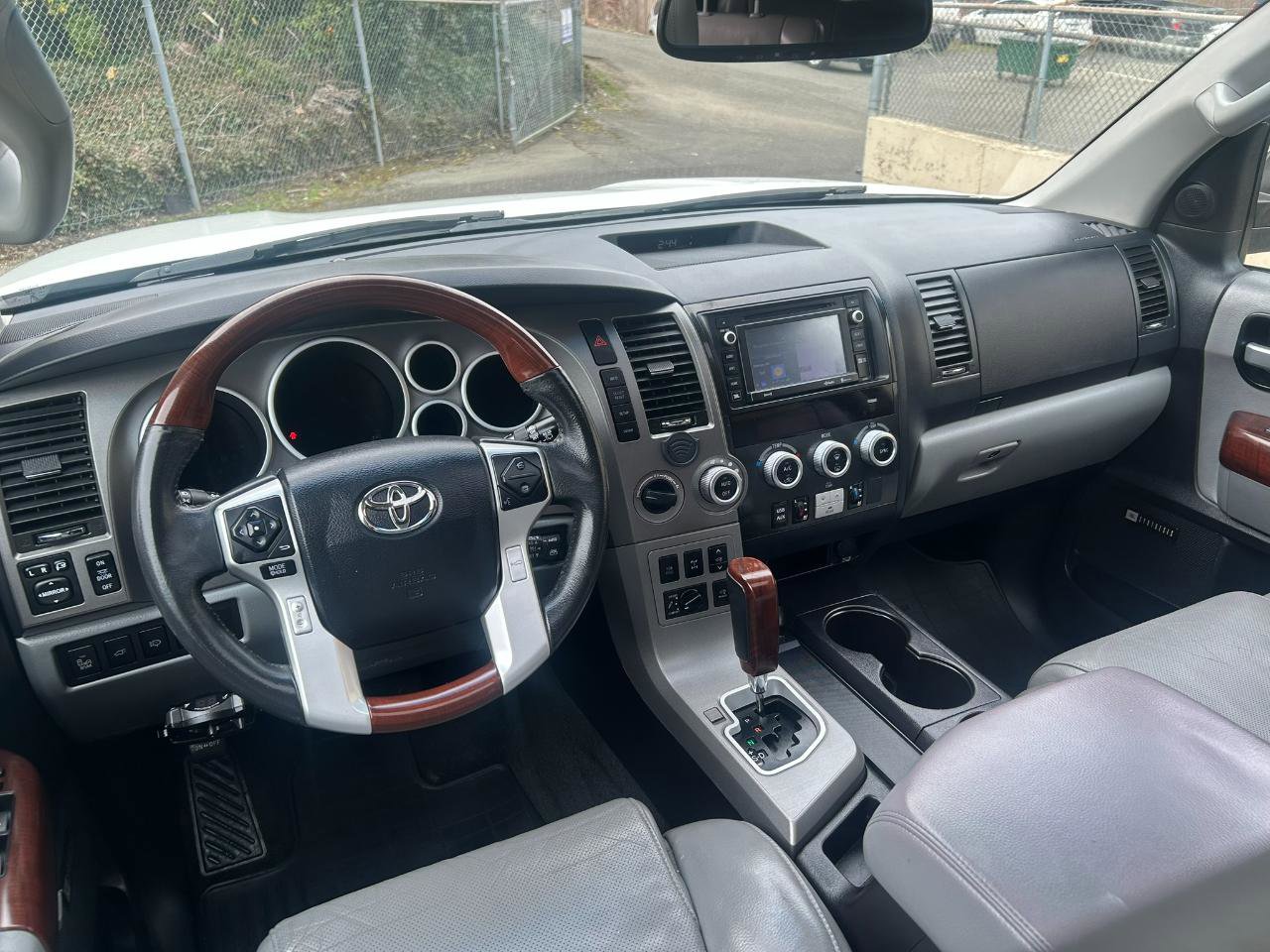 Used 2016 Toyota Sequoia Platinum AWD/4WD image 16