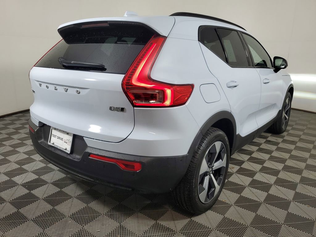 Certified 2026 Volvo XC40 B5 Plus w/ Protection Package Premier image 8
