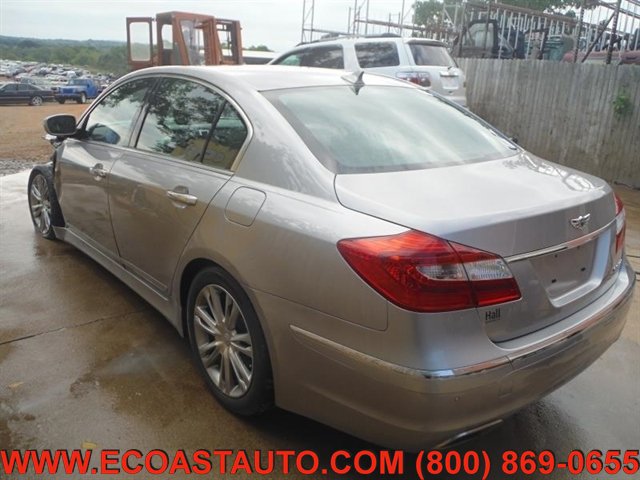 Used 2012 Hyundai Genesis 3.8 w/ Premium Pkg RWD image 2