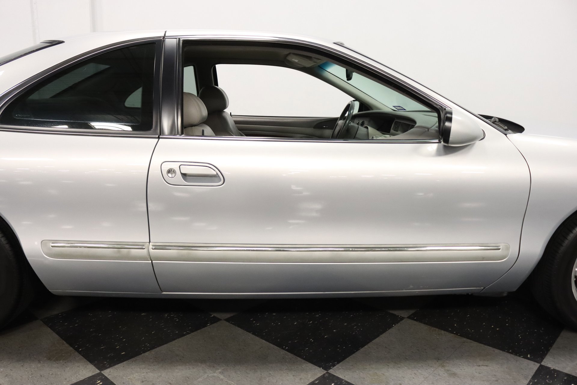 Used 1998 Lincoln Mark VIII RWD image 37
