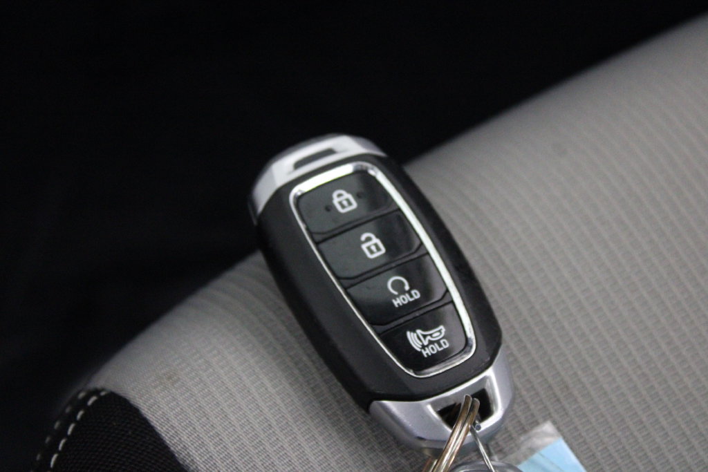 Certified 2024 Hyundai Venue SEL FWD image 29