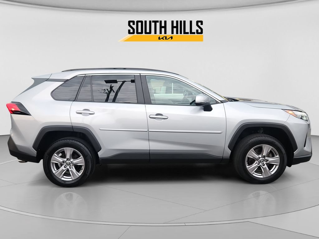 Used 2022 Toyota RAV4 XLE w/ Convenience Package AWD/4WD image 6