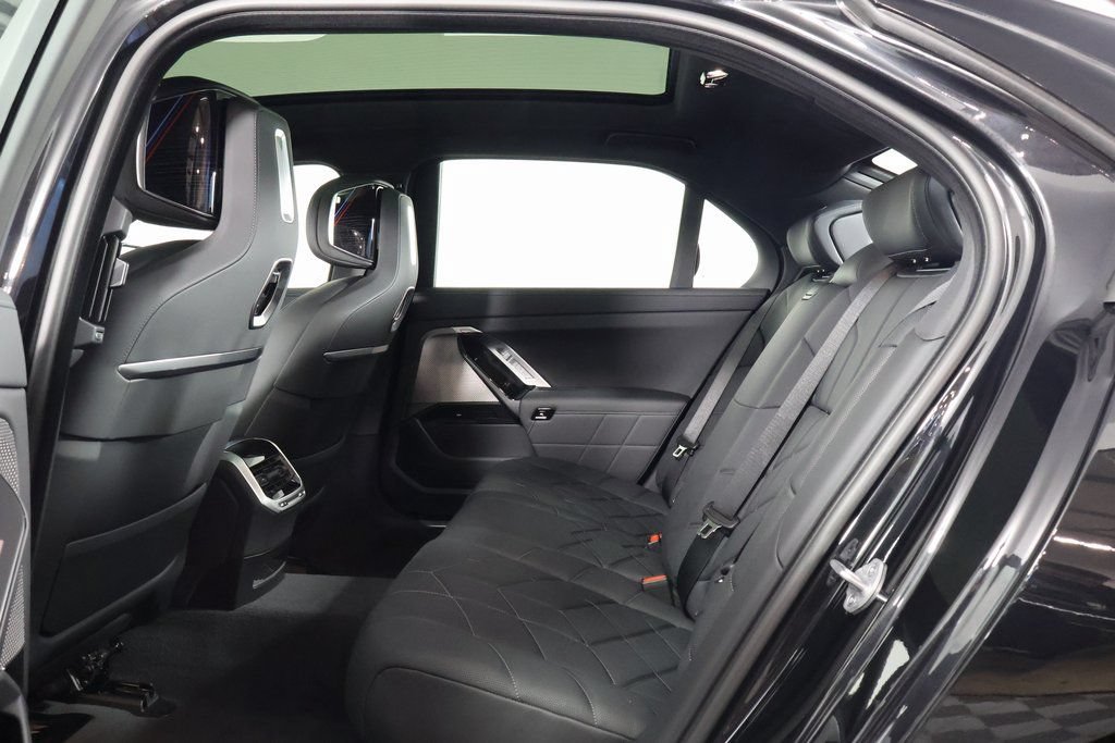 New 2026 BMW i7 eDrive50 w/ Executive Package RWD image 6