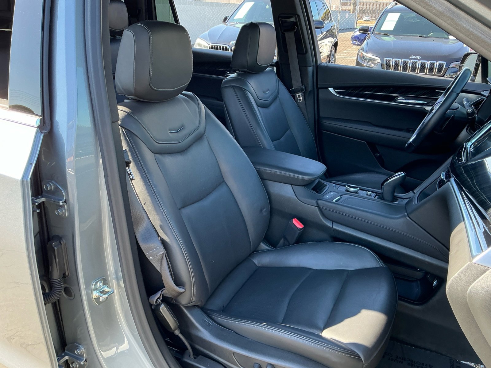 Used 2025 Cadillac XT6 Premium Luxury FWD image 21
