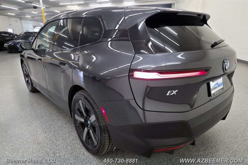 Used 2023 BMW iX xDrive50 w/ Convenience Package AWD/4WD image 7