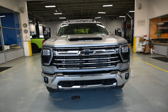 New 2026 Chevrolet Silverado 3500 LTZ w/ LTZ Premium Package AWD/4WD image 2