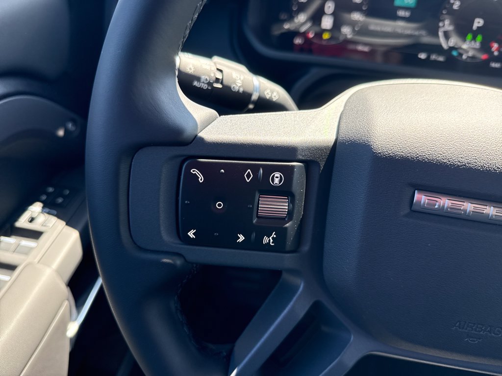 New 2026 Land Rover Defender 130 X-Dynamic SE AWD/4WD image 19
