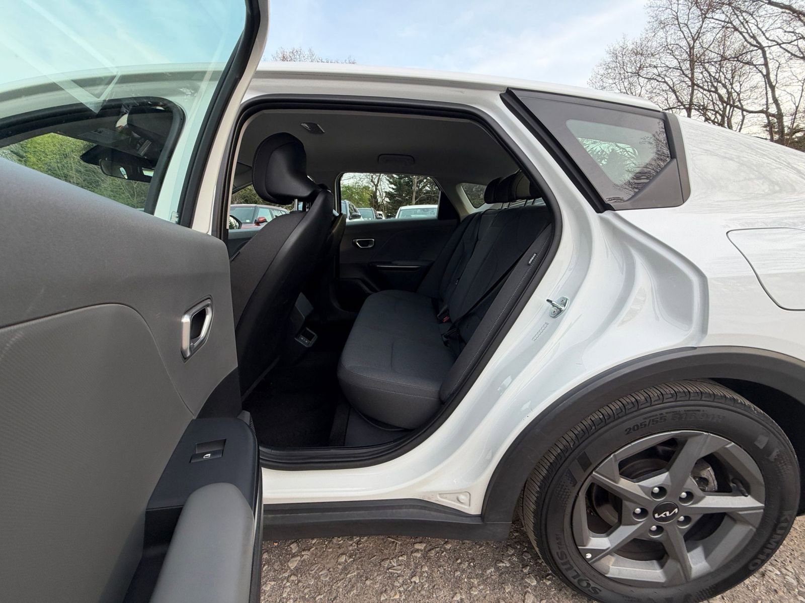 Used 2025 Kia K4 FWD image 24