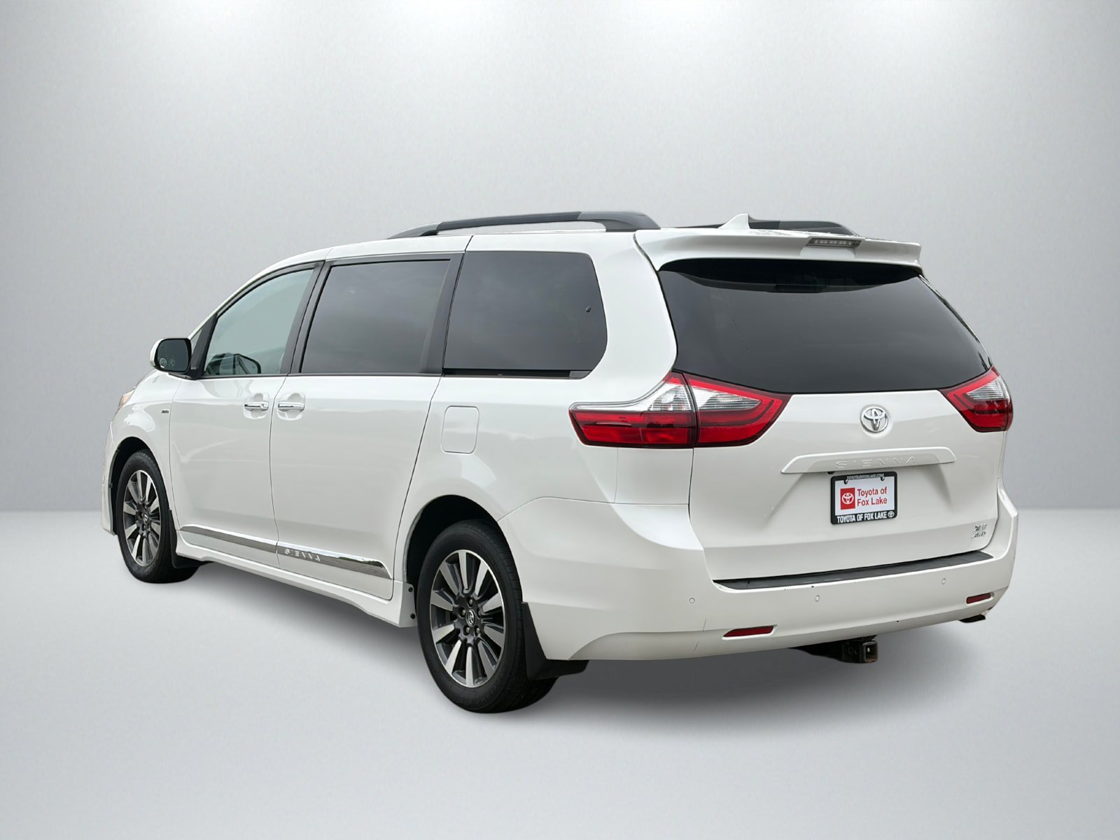 Used 2020 Toyota Sienna XLE w/ XLE Navigation Package AWD/4WD image 3