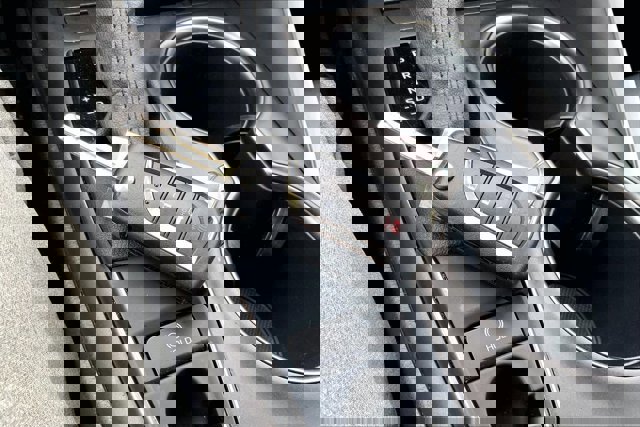 Used 2021 Toyota Camry SE image 11