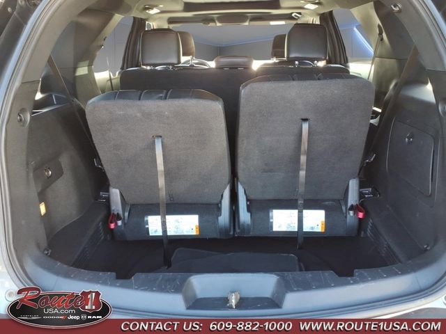 Used 2017 Ford Explorer XLT w/ Equipment Group 202A AWD/4WD image 20