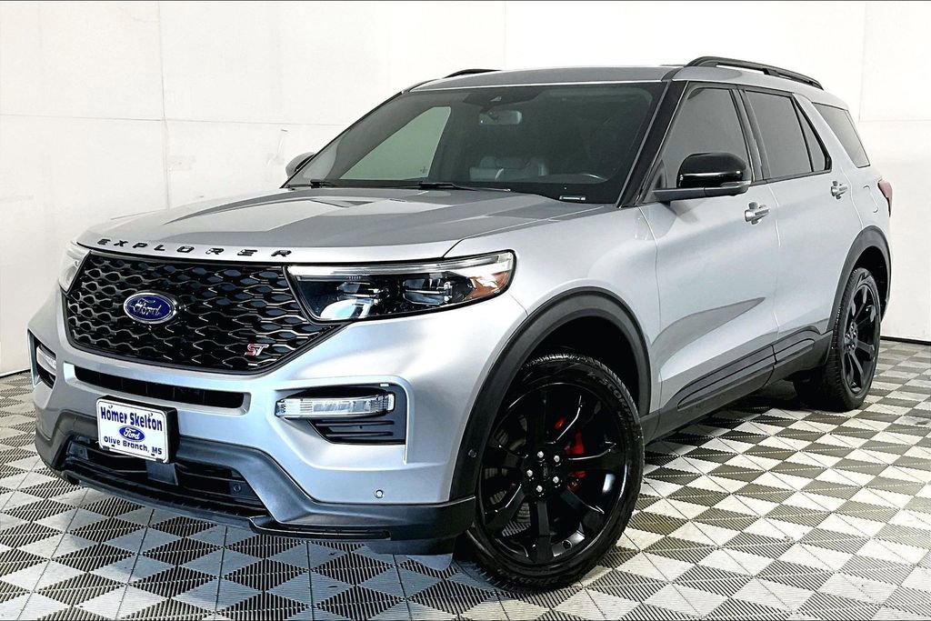 Used 2020 Ford Explorer ST w/ ST Street Pack image 2