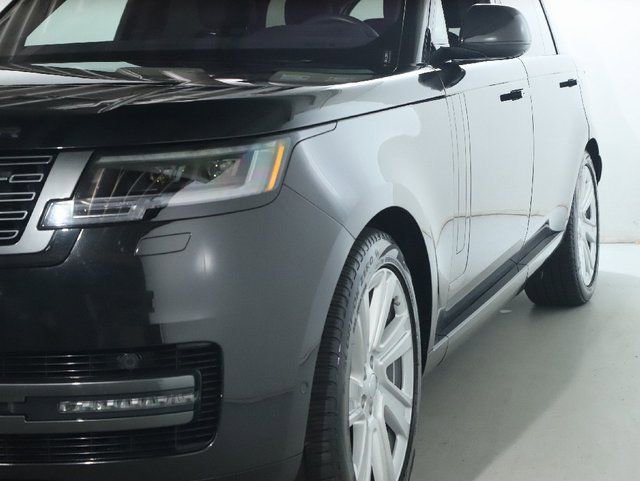 Used 2023 Land Rover Range Rover Long Wheelbase SE AWD/4WD image 14