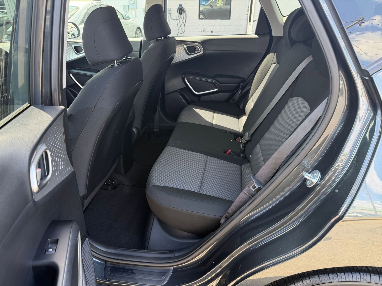 Used 2025 Kia Soul LX w/ LX Technology Package image 23