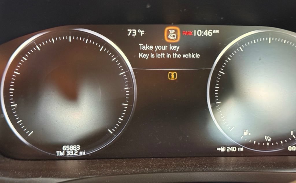 Used 2019 Volvo S60 T6 Momentum w/ Multimedia Package AWD/4WD image 10