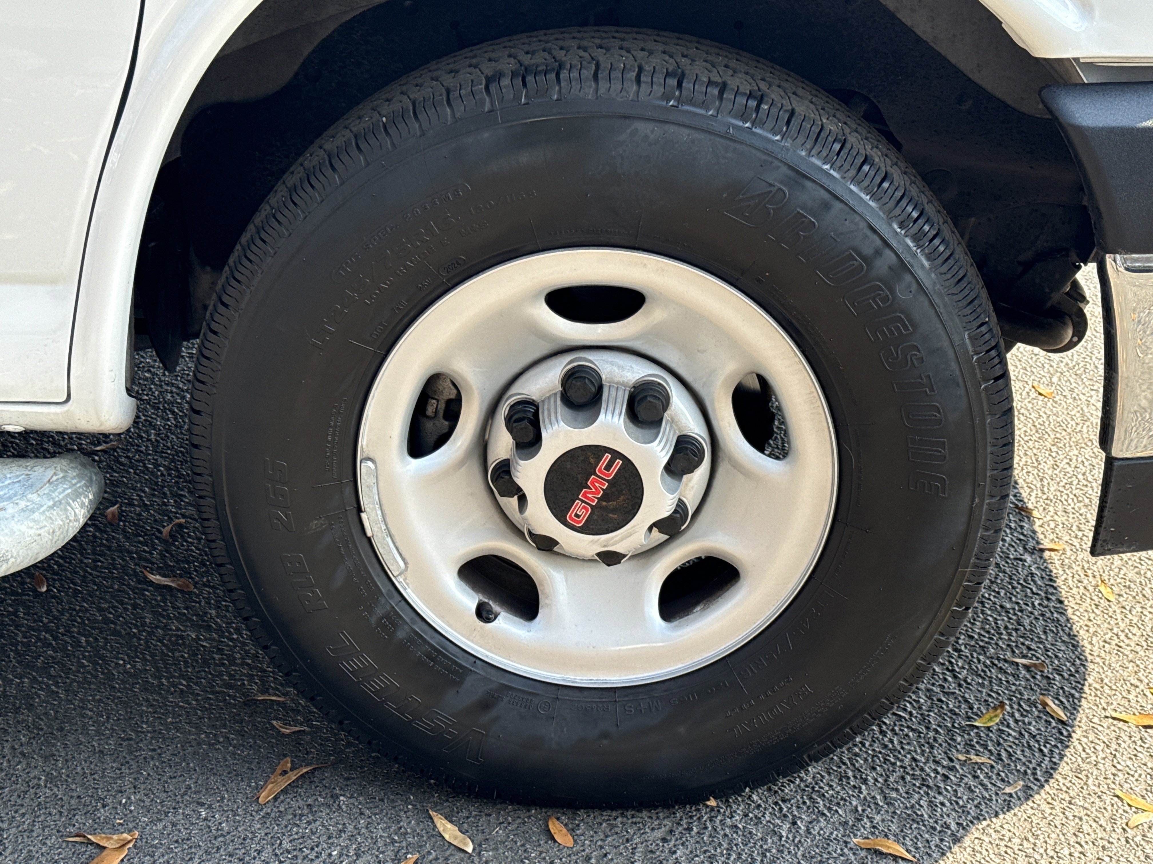 Used 2024 GMC Savana 2500 w/ Driver Convenience Package image 13