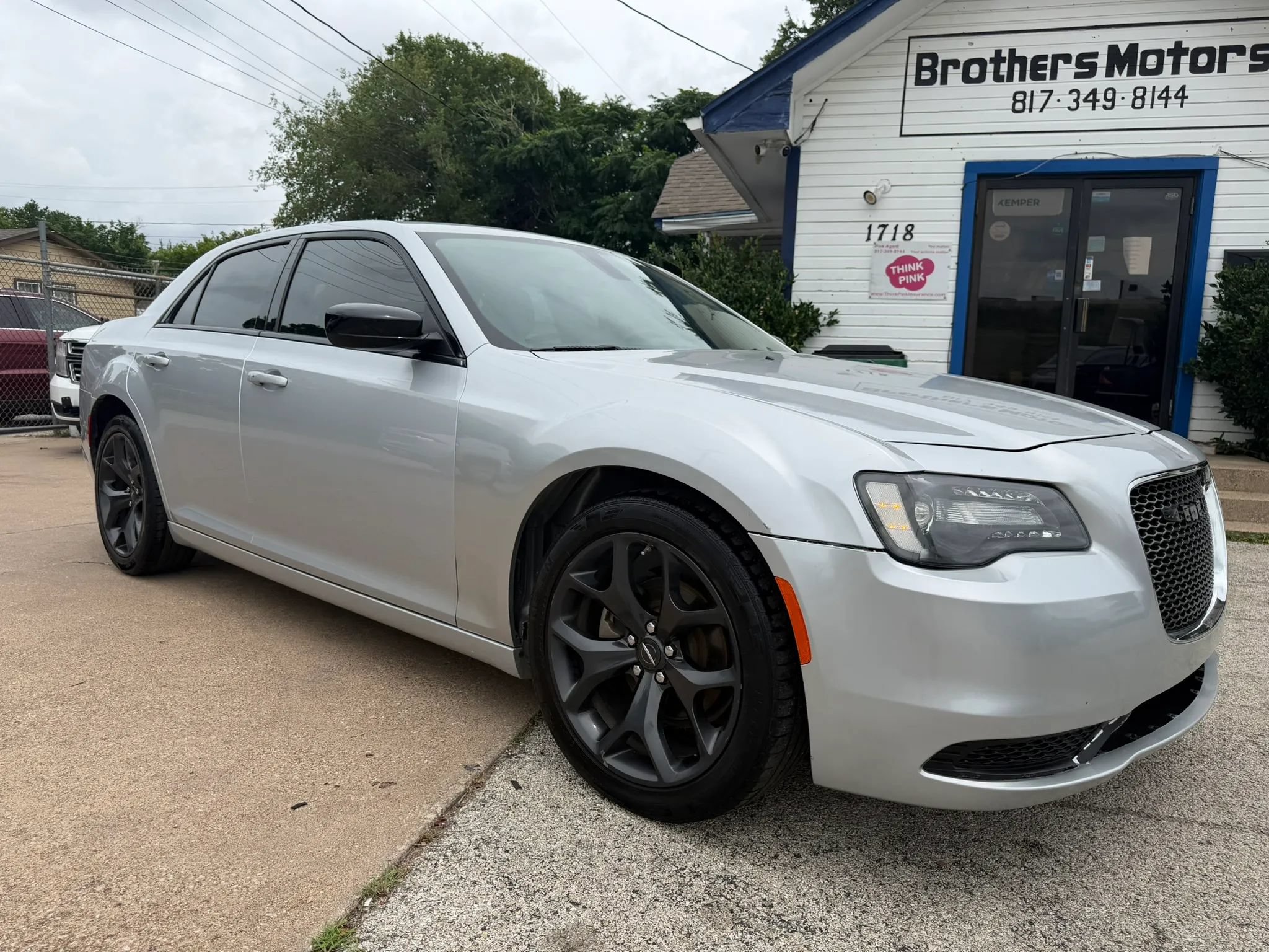 Used 2023 Chrysler 300 Touring w/ Sport Appearance Package RWD image 3