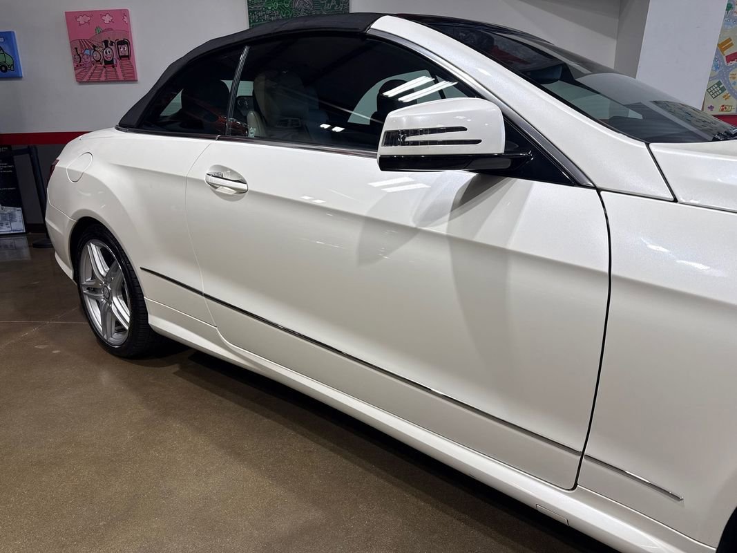 Used 2011 Mercedes-Benz E 550 Cabriolet image 32