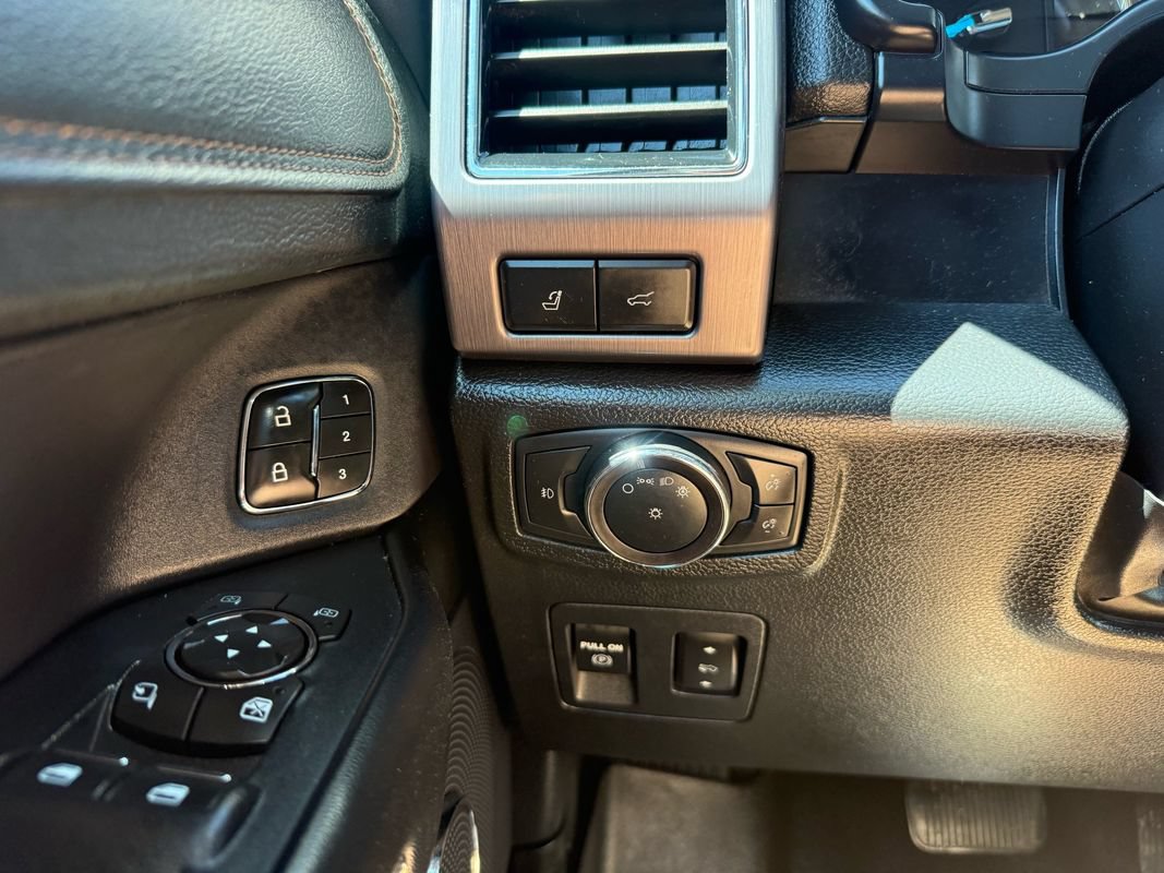Used 2018 Ford Expedition Max Platinum AWD/4WD image 36