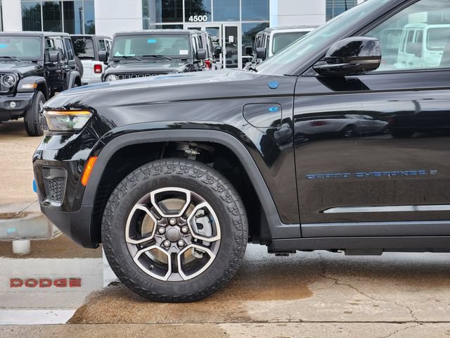 Certified 2023 Jeep Grand Cherokee Trailhawk w/ Advanced Protech Group II AWD/4WD image 9