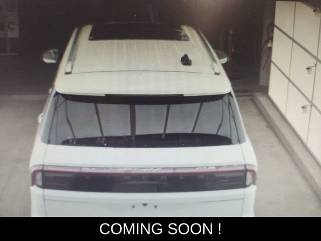 Used 2025 Lincoln Navigator Reserve image 6
