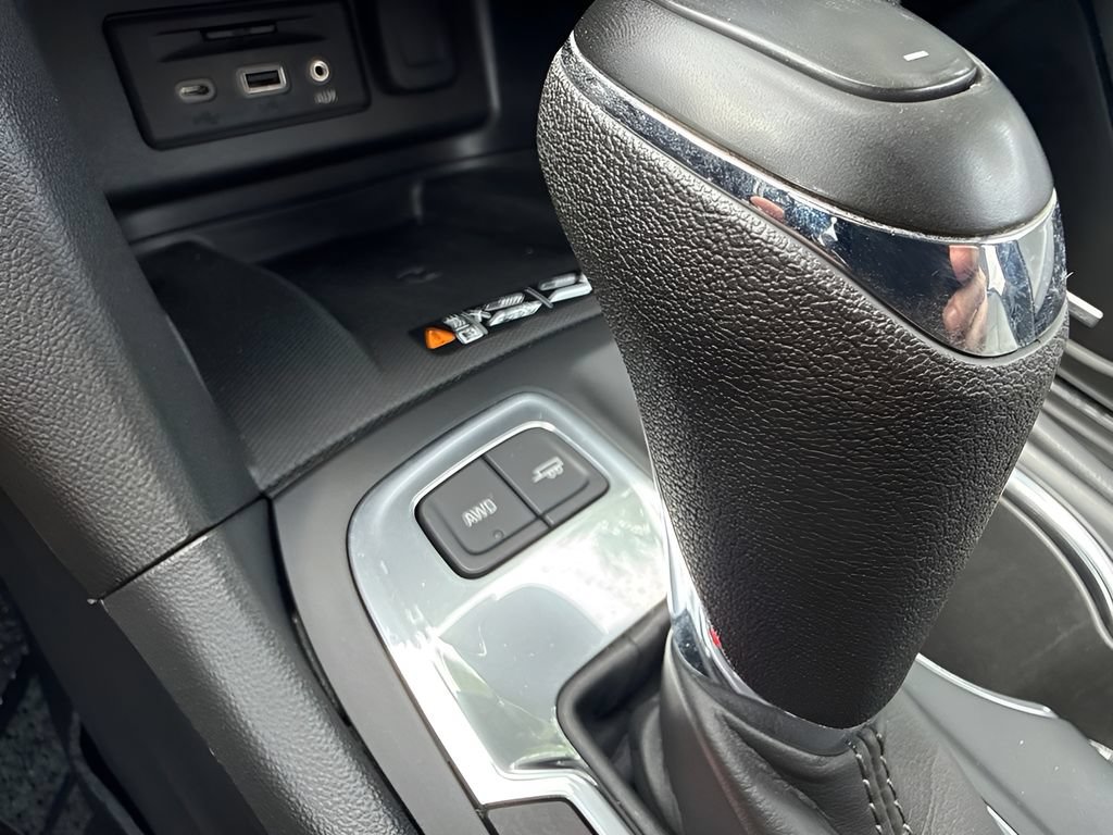 Used 2020 Chevrolet Equinox Premier AWD/4WD image 25