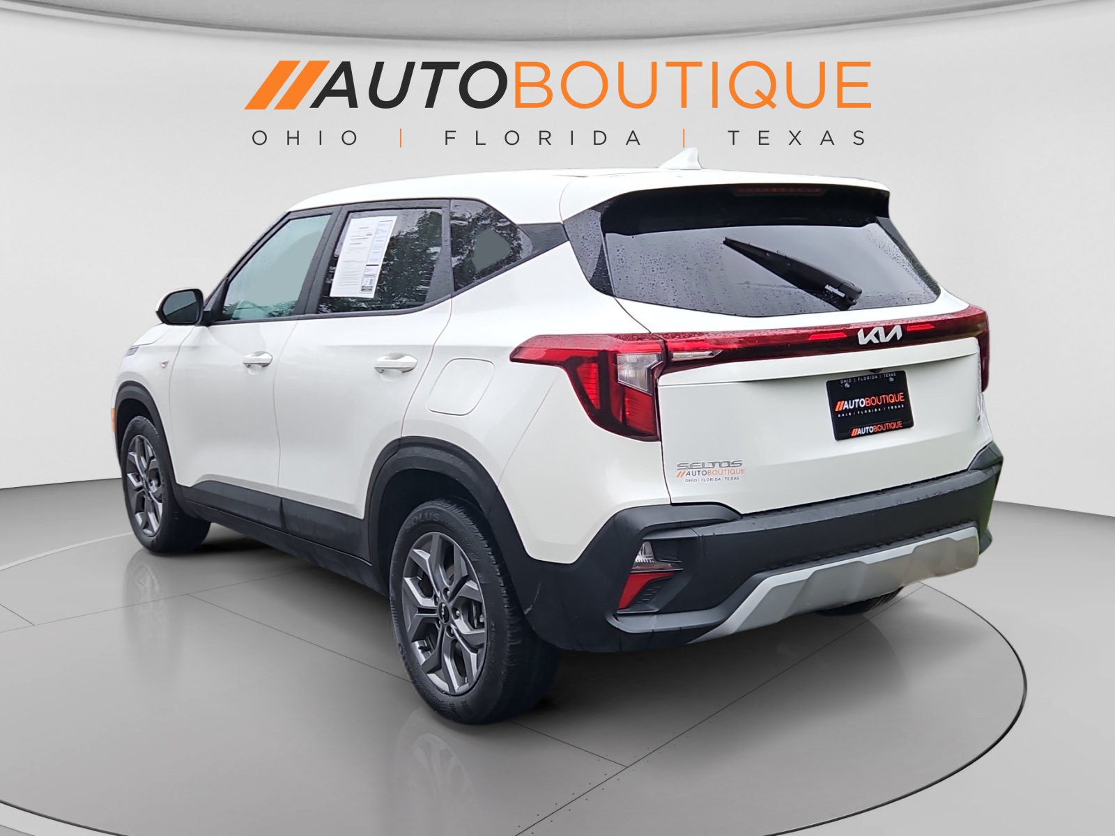 Used 2024 Kia Seltos LX AWD/4WD image 3