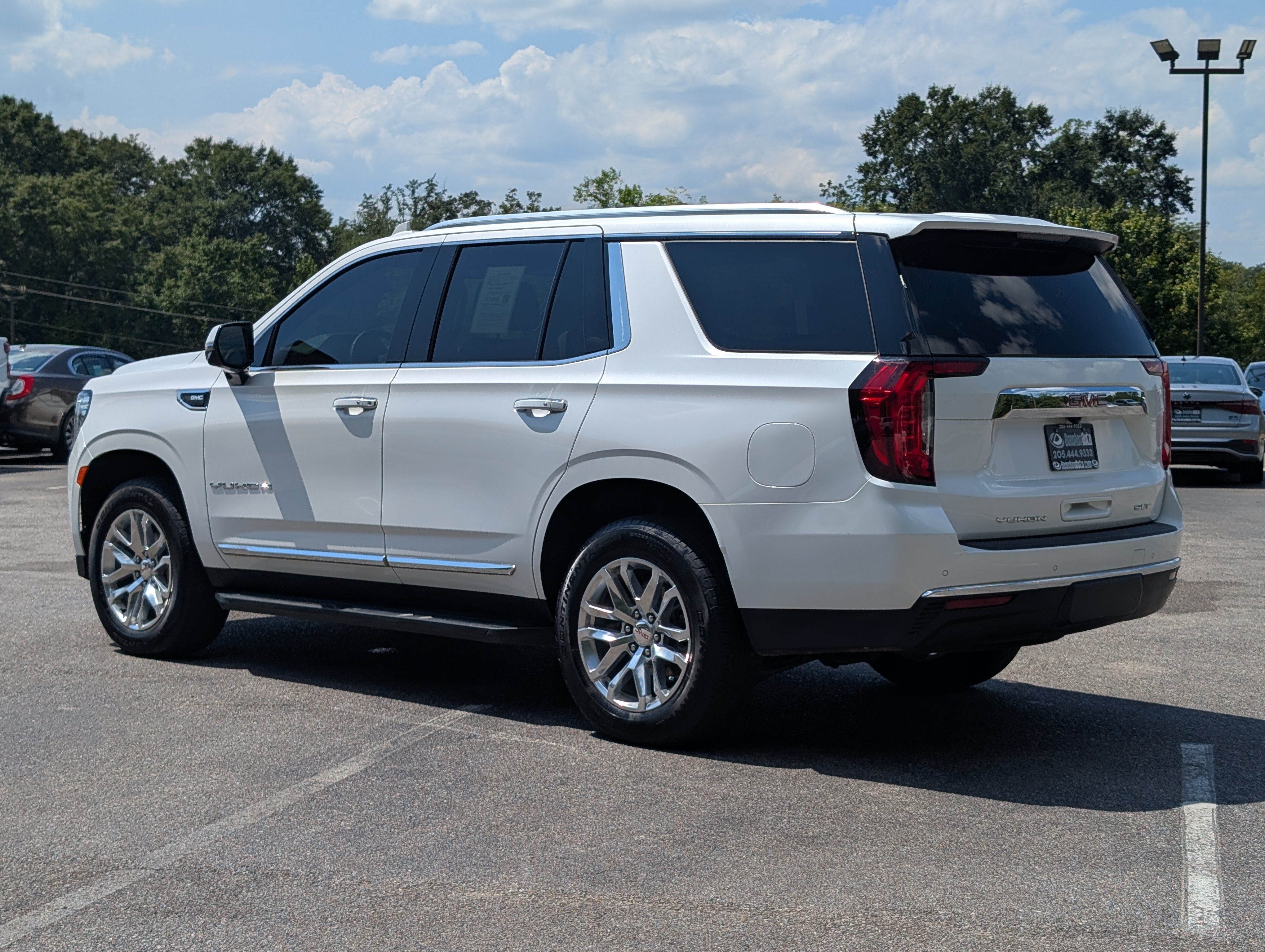Used 2024 GMC Yukon SLT w/ SLT Premium Package RWD image 7