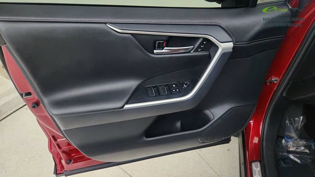 Used 2019 Toyota RAV4 Limited FWD image 36