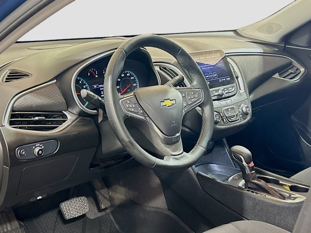 Used 2024 Chevrolet Malibu RS w/ LPO, Floor Liner Package FWD image 7