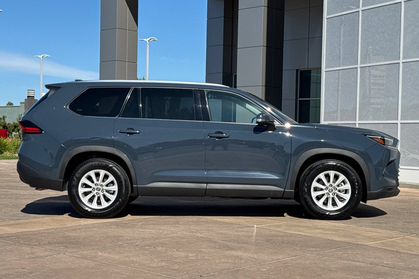 Certified 2025 Toyota Grand Highlander AWD image 3
