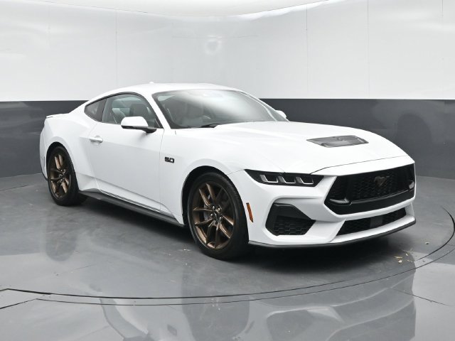 Used 2025 Ford Mustang GT Premium RWD image 2