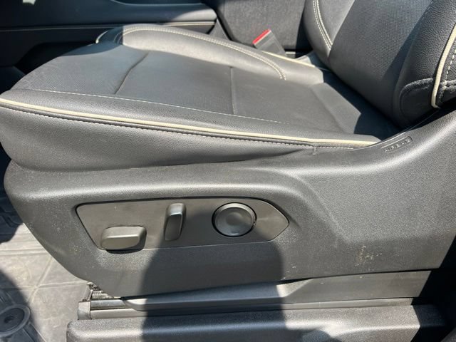 Used 2023 Chevrolet Tahoe Premier w/ Advanced Technology Package AWD/4WD image 29