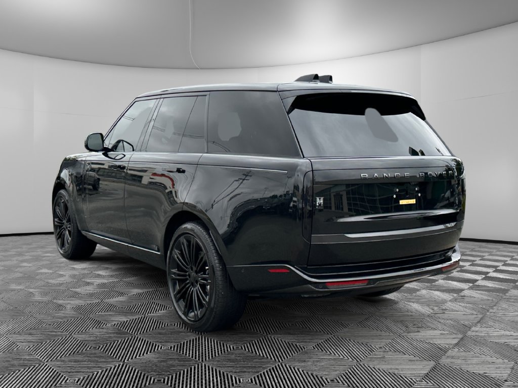 Used 2026 Land Rover Range Rover SE AWD/4WD image 4