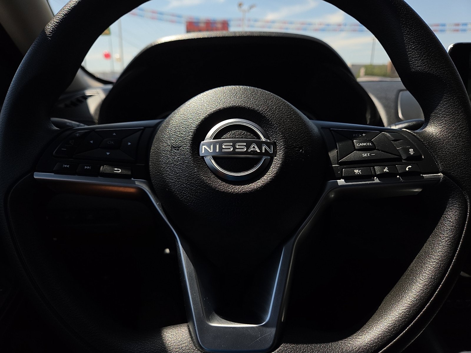 Used 2025 Nissan Sentra SV FWD image 12