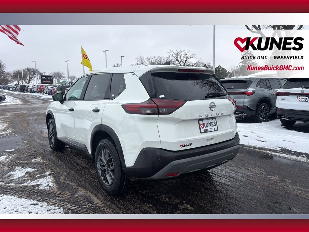 Used 2023 Nissan Rogue S image 8