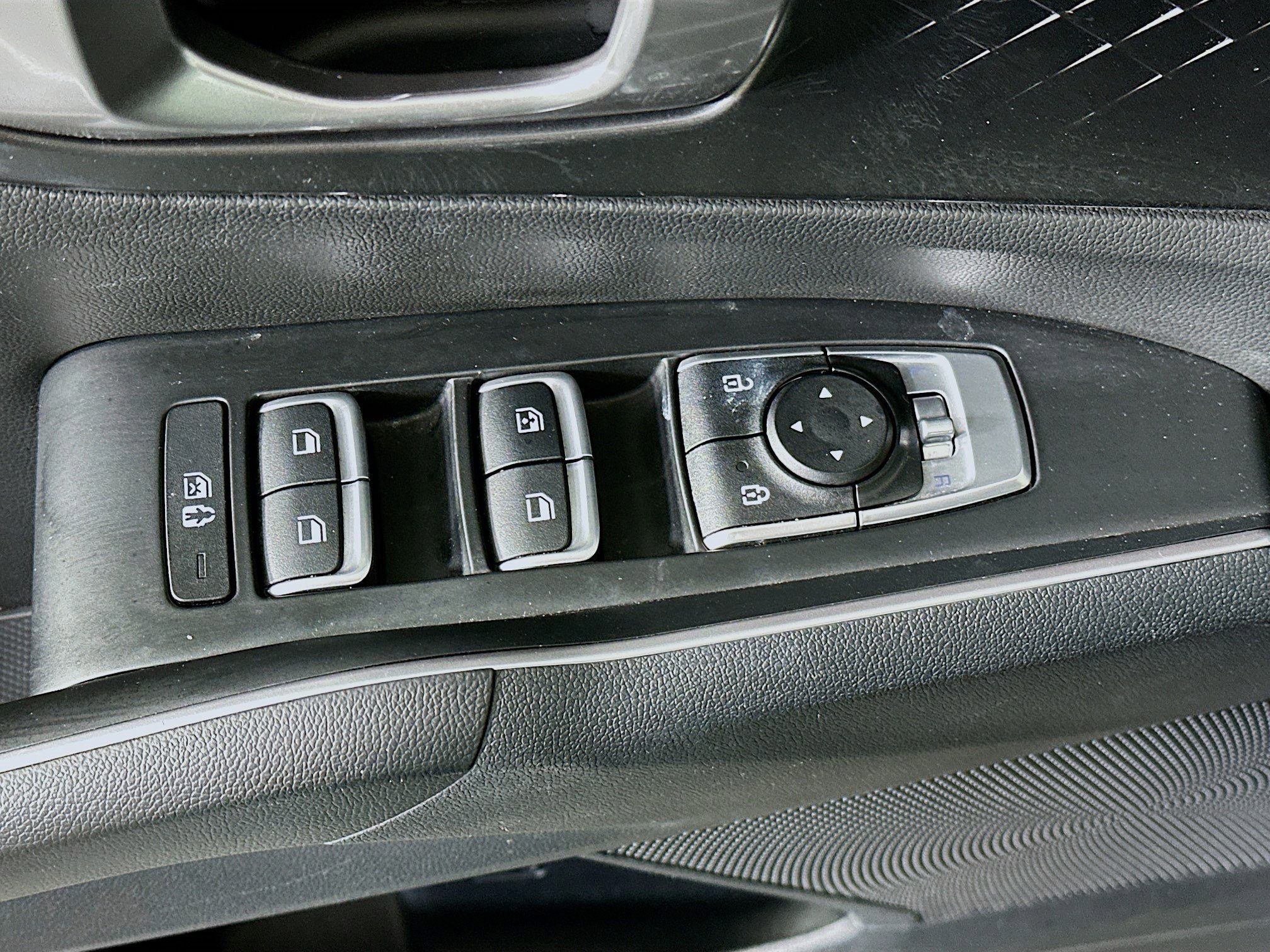 Used 2023 Kia Sorento LX image 15