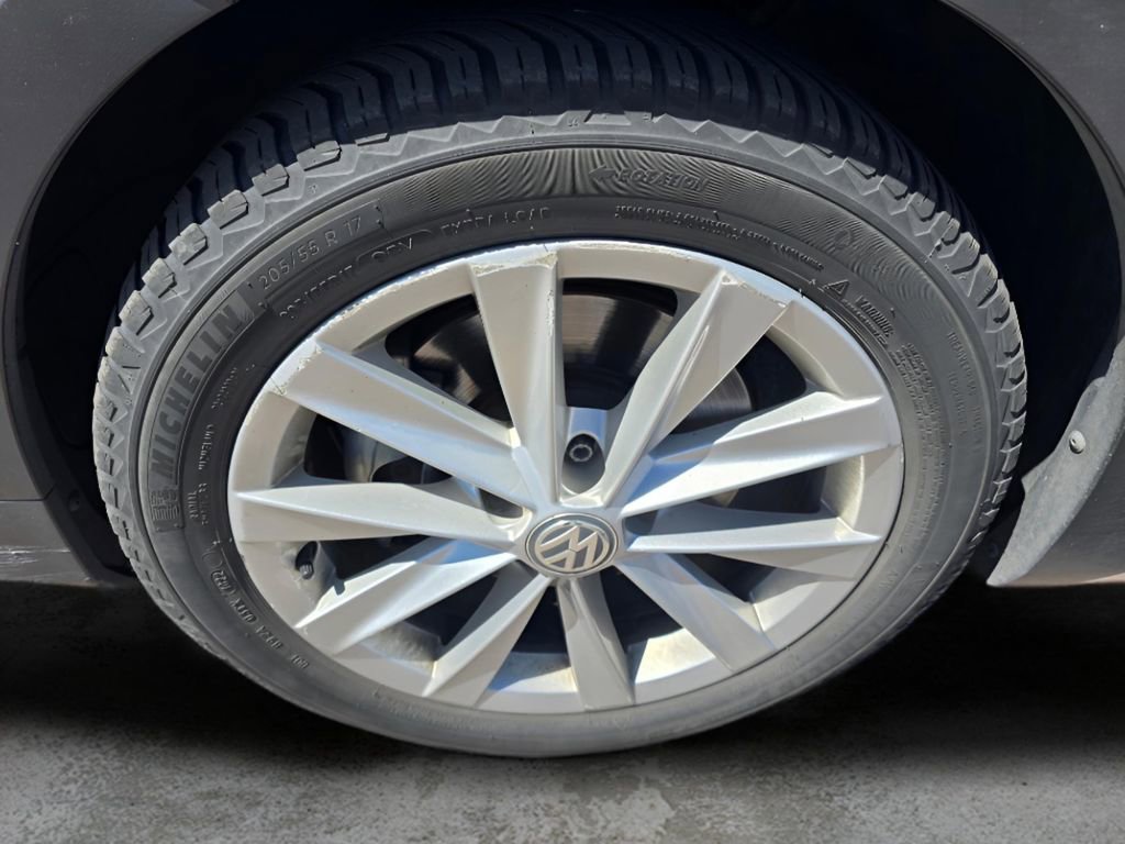 Used 2017 Volkswagen Golf Alltrack SE AWD/4WD image 30