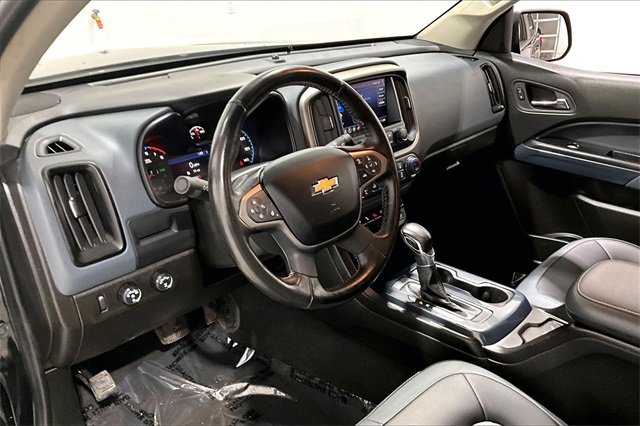 Used 2022 Chevrolet Colorado Z71 w/ Z71 Midnight Edition image 18