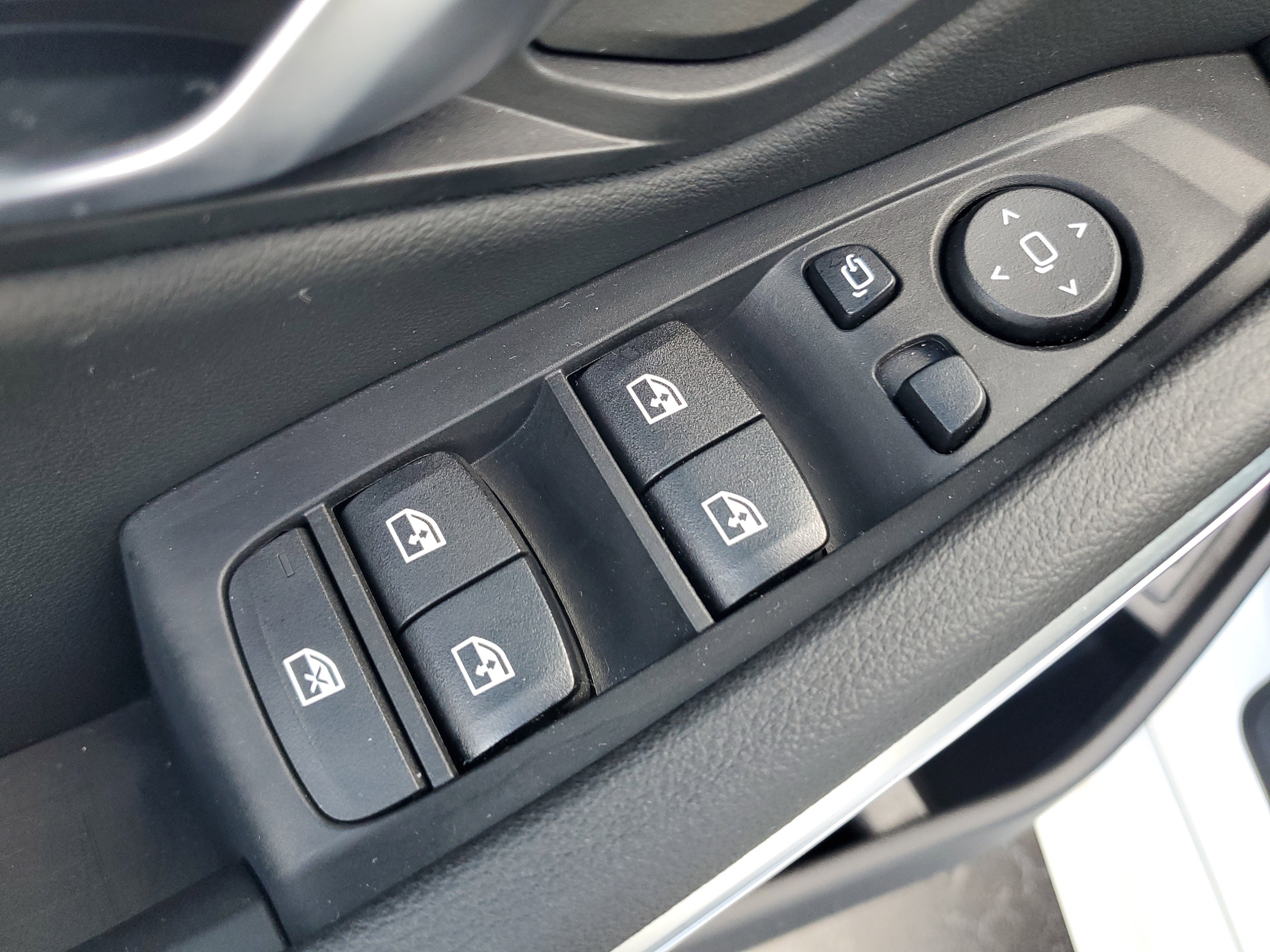 Used 2024 BMW 330i Sedan w/ Convenience Package image 17