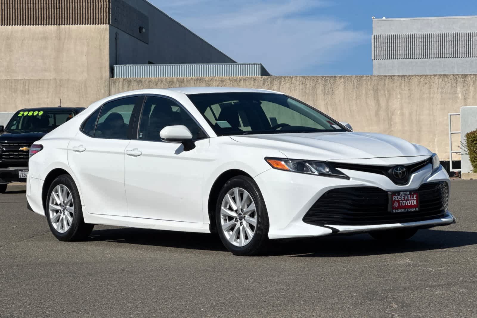 Used 2018 Toyota Camry LE FWD image 5