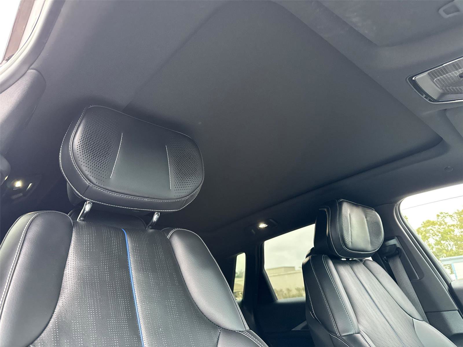 Used 2024 Cadillac Lyriq Sport image 15