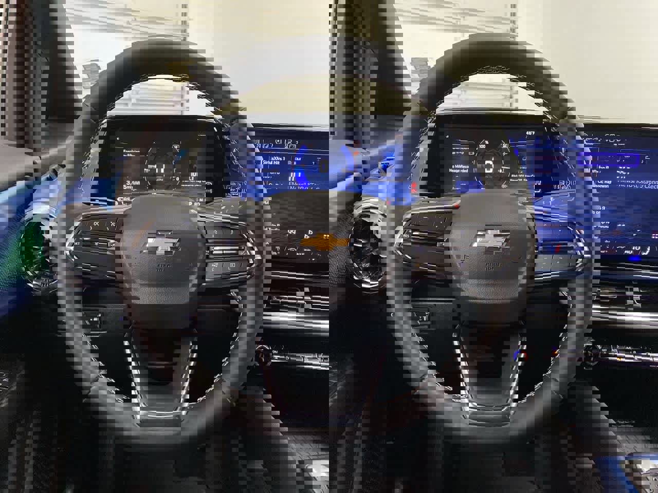 Used 2025 Chevrolet Equinox EV LT w/ Convenience Package image 19