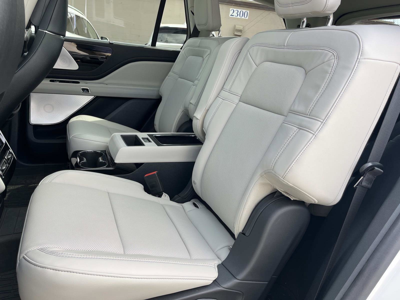 Used 2025 Lincoln Aviator Reserve w/ Equipment Group 201A AWD/4WD image 21