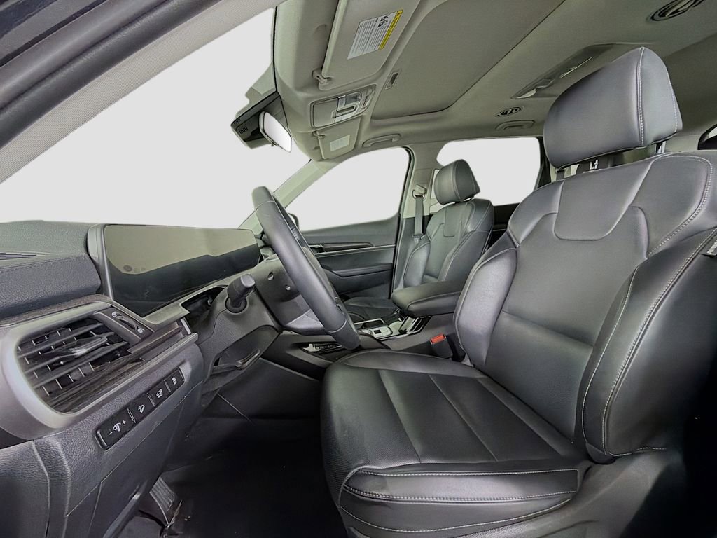 Used 2025 Kia Telluride S image 13