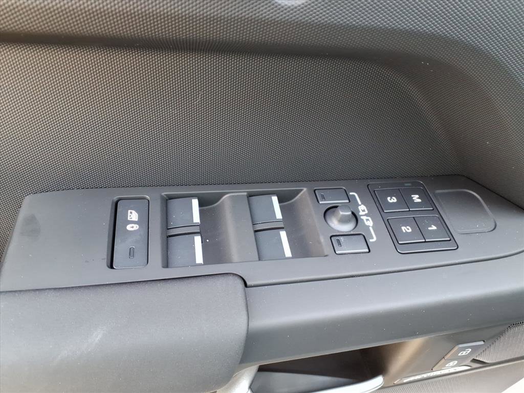 New 2026 Land Rover Defender 110 S image 11
