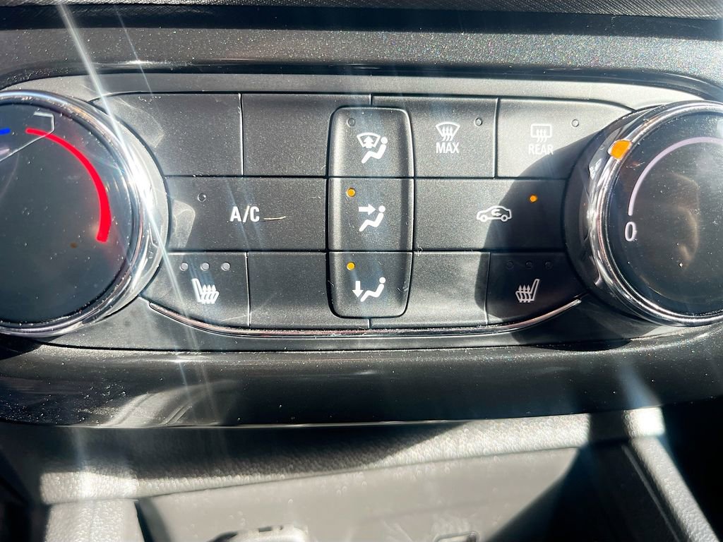 Used 2024 Chevrolet TrailBlazer LT w/ LT Cold Weather Package FWD image 20