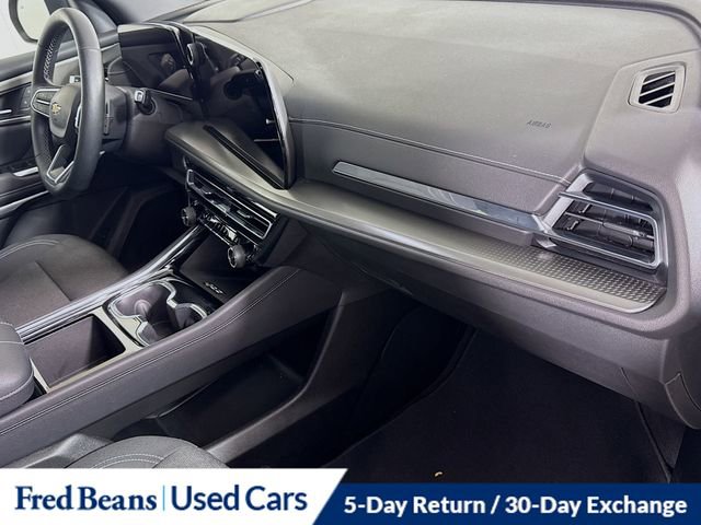 Used 2025 Chevrolet Traverse LT image 31