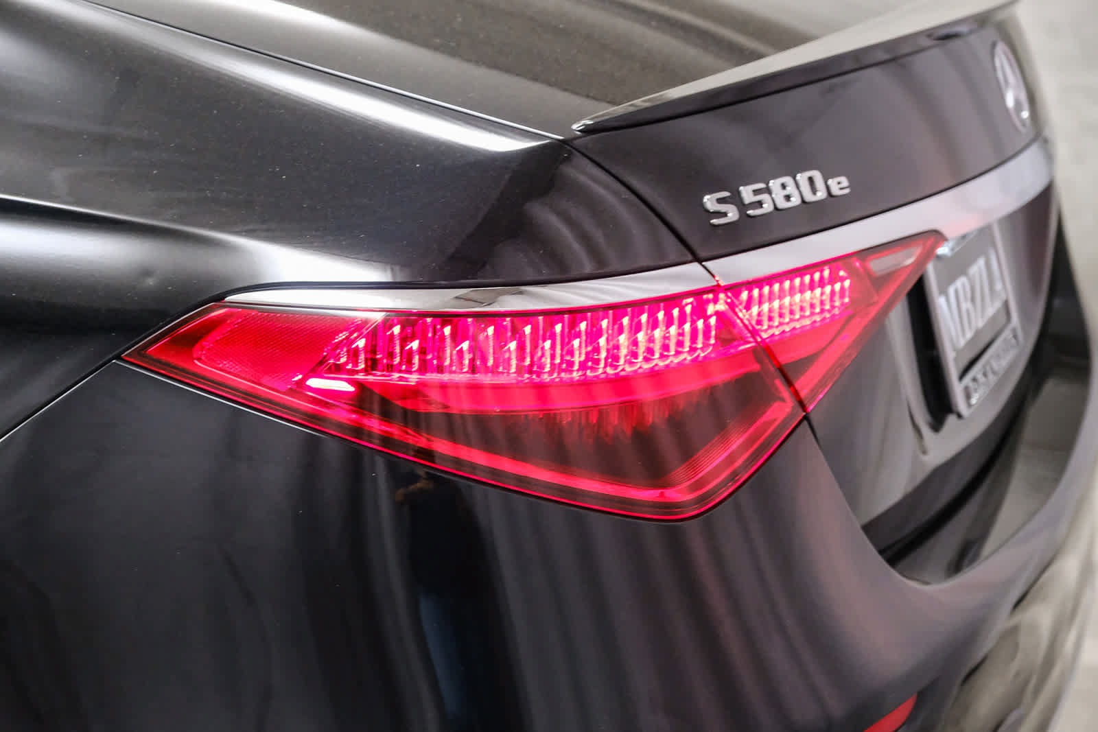 Used 2024 Mercedes-Benz S 580e 4MATIC Sedan image 7