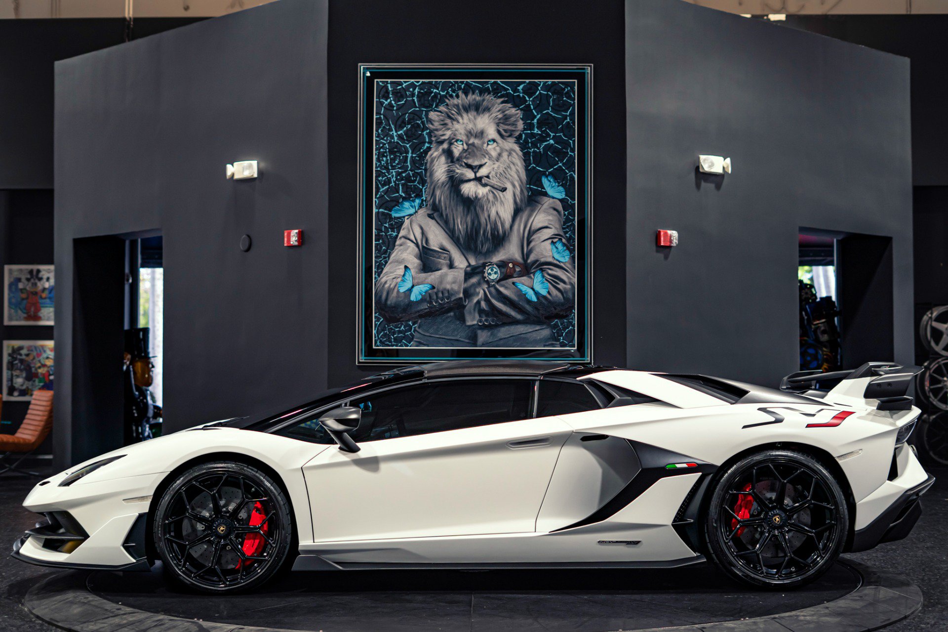 Used 2020 Lamborghini Aventador SVJ AWD/4WD image 8